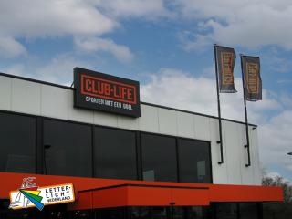 Reclame lichtbak Club Life Lichtbakplaat vervangen